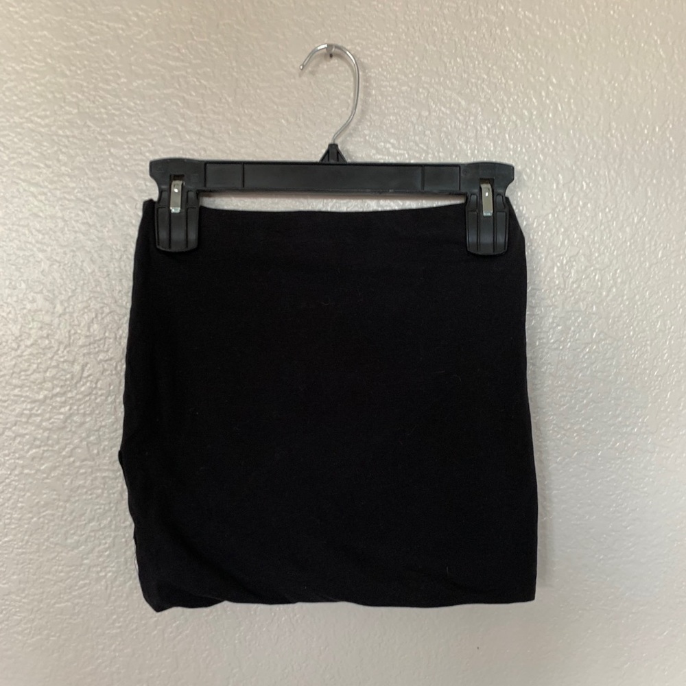 Black basic H&M skirt (stretchy)